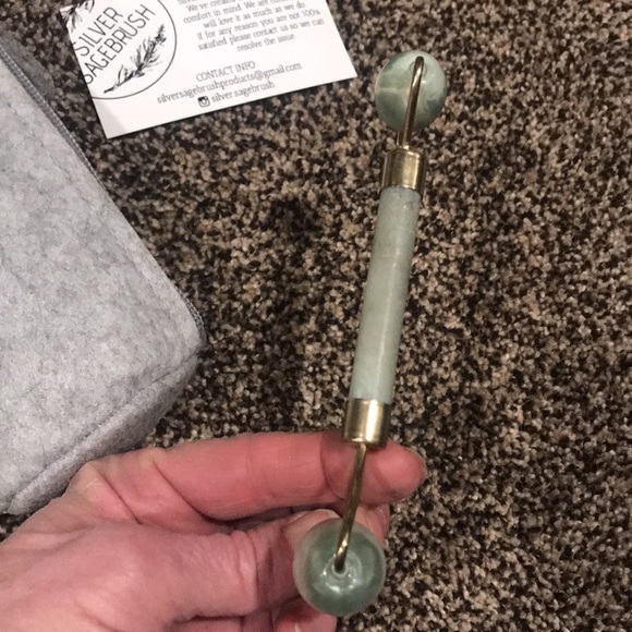 Facial Roller - Picture 3 of 9
